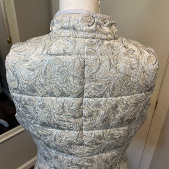 White House Black Market Jacquard Paisley Puffer Vest, Size Medium - Picture 9 of 14
